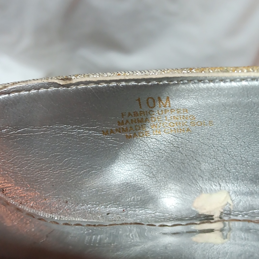 Gianni Bini Silver Heels with Peep-Toe Design and Stiletto Heel Size 10 - Picture 10 of 16